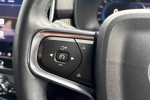 DS72XJT Volvo Xc40 2.0 B3 MHEV Plus Dark DCT Auto Euro 6 (s/s) 5dr Thumbnail #34