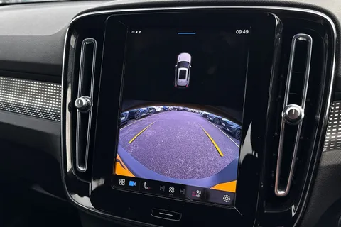 DS72XJT Volvo Xc40 2.0 B3 MHEV Plus Dark DCT Auto Euro 6 (s/s) 5dr Thumbnail #38