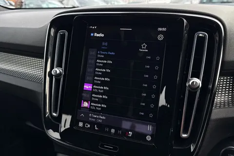 DS72XJT Volvo Xc40 2.0 B3 MHEV Plus Dark DCT Auto Euro 6 (s/s) 5dr Thumbnail #41