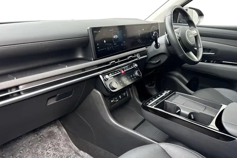 DY74TRZ Hyundai Tucson 1.6 T-GDi 13.8kWh Ultimate Auto 4WD Euro 6 (s/s) 5dr Thumbnail #16