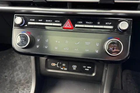 DY74TRZ Hyundai Tucson 1.6 T-GDi 13.8kWh Ultimate Auto 4WD Euro 6 (s/s) 5dr Thumbnail #23