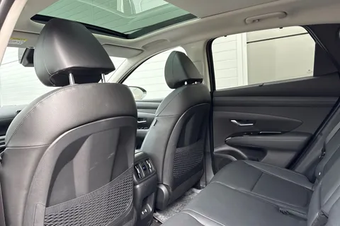 DY74TRZ Hyundai Tucson 1.6 T-GDi 13.8kWh Ultimate Auto 4WD Euro 6 (s/s) 5dr Thumbnail #36