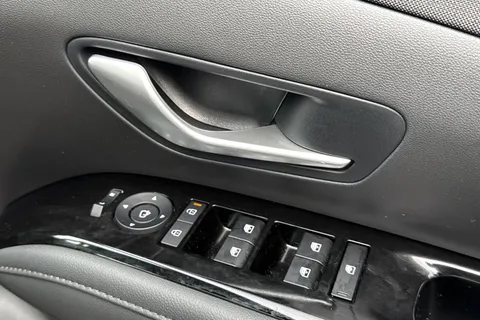 DY74TRZ Hyundai Tucson 1.6 T-GDi 13.8kWh Ultimate Auto 4WD Euro 6 (s/s) 5dr Thumbnail #41