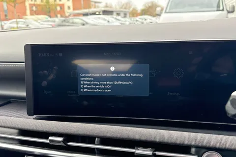 DY74TRZ Hyundai Tucson 1.6 T-GDi 13.8kWh Ultimate Auto 4WD Euro 6 (s/s) 5dr Thumbnail #49