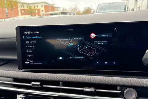 DY74TRZ Hyundai Tucson 1.6 T-GDi 13.8kWh Ultimate Auto 4WD Euro 6 (s/s) 5dr Thumbnail #52