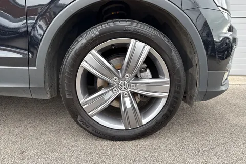 10 of 64 for Volkswagen Tiguan Allspace 2.0 TDI SEL Euro 6 (s/s) 5dr