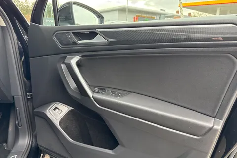 21 of 64 for Volkswagen Tiguan Allspace 2.0 TDI SEL Euro 6 (s/s) 5dr