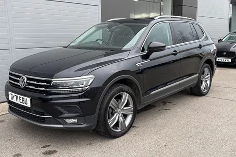 30 of 64 for Volkswagen Tiguan Allspace 2.0 TDI SEL Euro 6 (s/s) 5dr