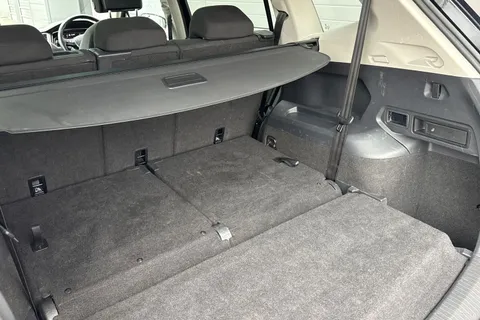 44 of 64 for Volkswagen Tiguan Allspace 2.0 TDI SEL Euro 6 (s/s) 5dr