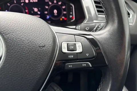 58 of 64 for Volkswagen Tiguan Allspace 2.0 TDI SEL Euro 6 (s/s) 5dr