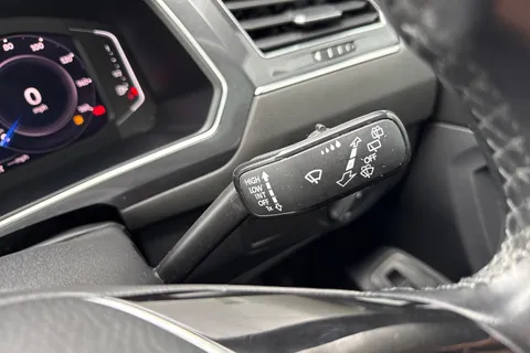 59 of 64 for Volkswagen Tiguan Allspace 2.0 TDI SEL Euro 6 (s/s) 5dr