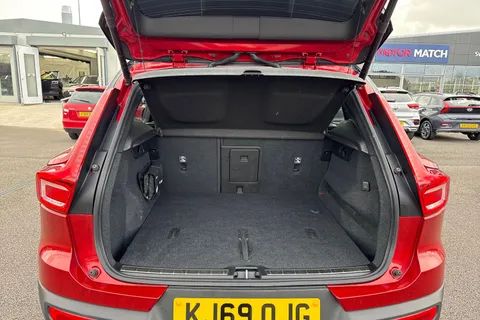 KJ69OJG Volvo Xc40 2.0 D3 R-Design Pro Auto Euro 6 (s/s) 5dr Thumbnail #8