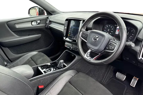 KJ69OJG Volvo Xc40 2.0 D3 R-Design Pro Auto Euro 6 (s/s) 5dr Thumbnail #15