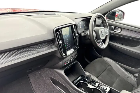 KJ69OJG Volvo Xc40 2.0 D3 R-Design Pro Auto Euro 6 (s/s) 5dr Thumbnail #16