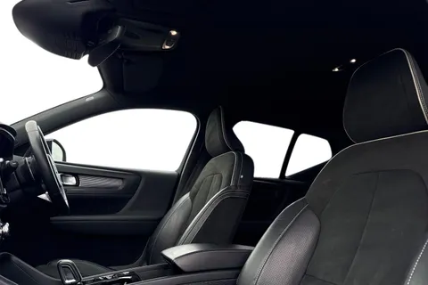 KJ69OJG Volvo Xc40 2.0 D3 R-Design Pro Auto Euro 6 (s/s) 5dr Thumbnail #17