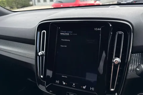 KJ69OJG Volvo Xc40 2.0 D3 R-Design Pro Auto Euro 6 (s/s) 5dr Thumbnail #53