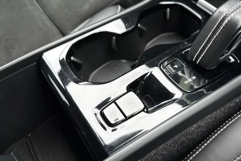 KJ69OJG Volvo Xc40 2.0 D3 R-Design Pro Auto Euro 6 (s/s) 5dr Thumbnail #57