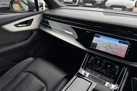 20 of 66 for Audi Q7 MY23.5 S line 50 TDI quattro 286 PS tiptronic