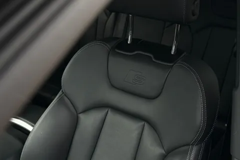 32 of 66 for Audi Q7 MY23.5 S line 50 TDI quattro 286 PS tiptronic