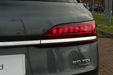 49 of 66 for Audi Q7 MY23.5 S line 50 TDI quattro 286 PS tiptronic