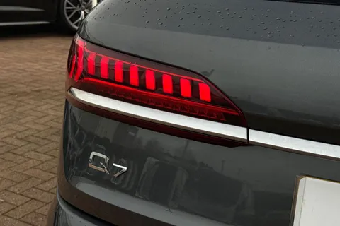 51 of 66 for Audi Q7 MY23.5 S line 50 TDI quattro 286 PS tiptronic