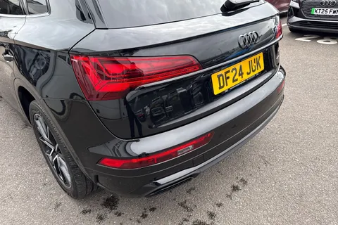 DF24JUK Audi Q5 Black Edition 40 TDI quattro 204 PS S tronic Thumbnail #9