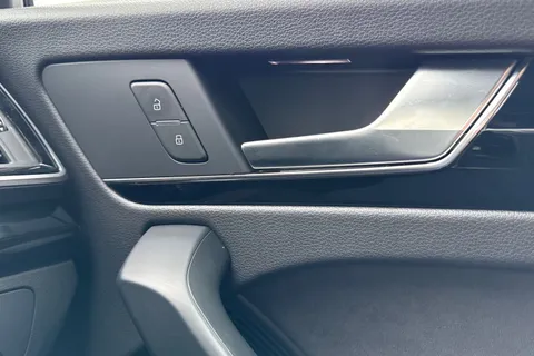 DF24JUK Audi Q5 Black Edition 40 TDI quattro 204 PS S tronic Thumbnail #22