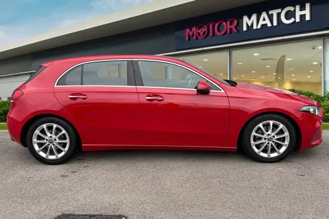 DG68RYX Mercedes-Benz A Class 1.3 A200 Sport (Premium) 7G-DCT Euro 6 (s/s) 5dr Thumbnail #4