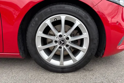 DG68RYX Mercedes-Benz A Class 1.3 A200 Sport (Premium) 7G-DCT Euro 6 (s/s) 5dr Thumbnail #12