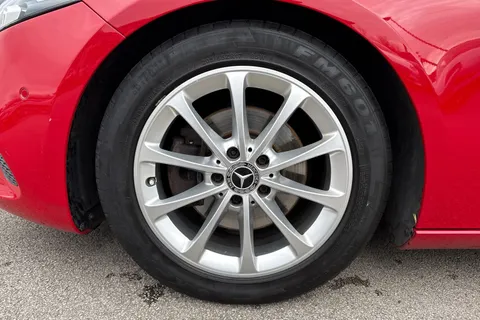 DG68RYX Mercedes-Benz A Class 1.3 A200 Sport (Premium) 7G-DCT Euro 6 (s/s) 5dr Thumbnail #13