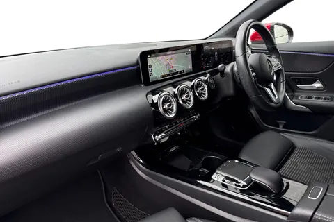 DG68RYX Mercedes-Benz A Class 1.3 A200 Sport (Premium) 7G-DCT Euro 6 (s/s) 5dr Thumbnail #16