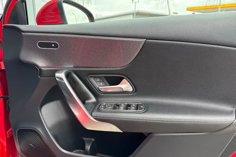 DG68RYX Mercedes-Benz A Class 1.3 A200 Sport (Premium) 7G-DCT Euro 6 (s/s) 5dr Thumbnail #22