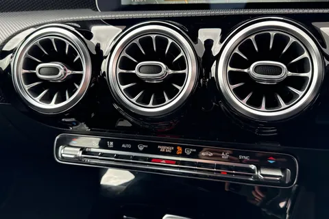 DG68RYX Mercedes-Benz A Class 1.3 A200 Sport (Premium) 7G-DCT Euro 6 (s/s) 5dr Thumbnail #23