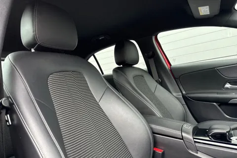 DG68RYX Mercedes-Benz A Class 1.3 A200 Sport (Premium) 7G-DCT Euro 6 (s/s) 5dr Thumbnail #25