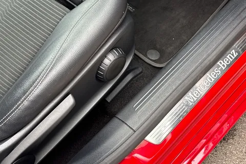 DG68RYX Mercedes-Benz A Class 1.3 A200 Sport (Premium) 7G-DCT Euro 6 (s/s) 5dr Thumbnail #40