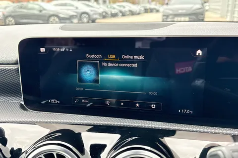 DG68RYX Mercedes-Benz A Class 1.3 A200 Sport (Premium) 7G-DCT Euro 6 (s/s) 5dr Thumbnail #46