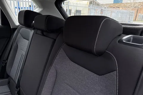 18 of 40 for SEAT Ateca 1.5 TSI EVO SE Technology DSG Euro 6 (s/s) 5dr