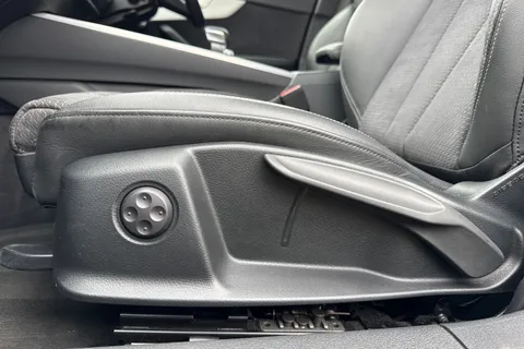 SV23YZU Audi A4 Avant Avant S line 35 TFSI  150 PS S tronic Thumbnail #44