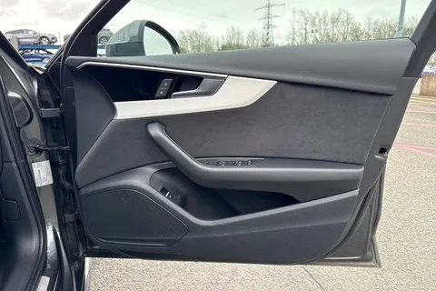 SV23YZU Audi A4 Avant Avant S line 35 TFSI  150 PS S tronic Thumbnail #46