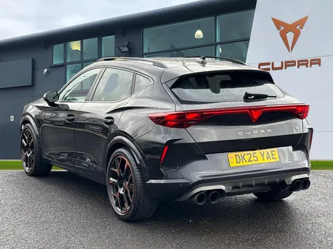 DK25YAE CUPRA Formentor 2.0 TSI 333 VZ3 5dr DSG 4Drive **PANORAMIC SUNROOF** Thumbnail #3