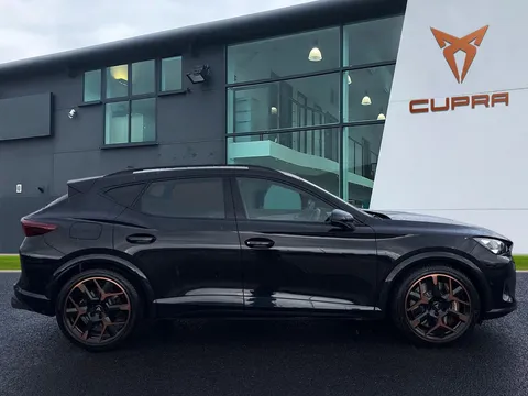 DK25YAE CUPRA Formentor 2.0 TSI 333 VZ3 5dr DSG 4Drive **PANORAMIC SUNROOF** Thumbnail #4