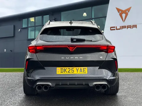 DK25YAE CUPRA Formentor 2.0 TSI 333 VZ3 5dr DSG 4Drive **PANORAMIC SUNROOF** Thumbnail #5