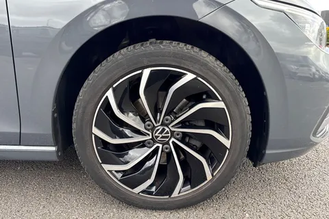PJ23OAB Volkswagen Golf 1.5 TSI Style Edition Euro 6 (s/s) 5dr Thumbnail #7
