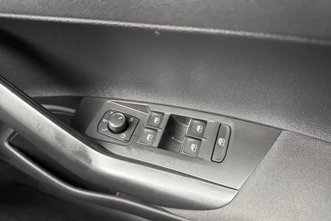 YC71PYS Volkswagen Polo 1.0 TSI Active Euro 6 (s/s) 5dr Thumbnail #40