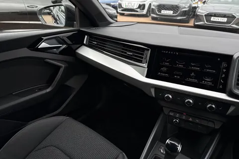  Audi A1 1.5 TFSI 35 Black Edition Sportback S Tronic Euro 6 (s/s) 5dr Thumbnail #20