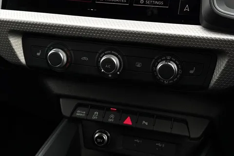  Audi A1 1.5 TFSI 35 Black Edition Sportback S Tronic Euro 6 (s/s) 5dr Thumbnail #22