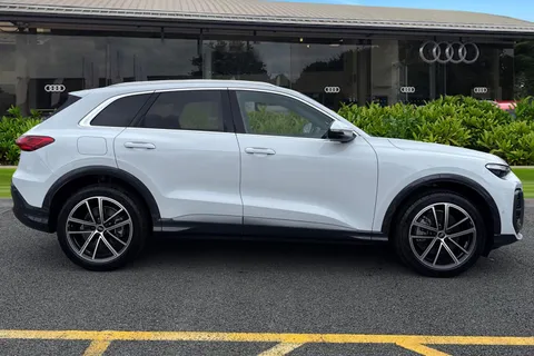 KY25FMM Audi Q5 SUV Launch Edition TDI quattro 204 PS S tronic Thumbnail #4