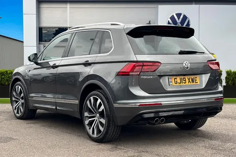 GJ19XWE Volkswagen Tiguan 2.0 TDi 150 R-Line Tech ⭐Factory Tow-bar, 1 Year VW Warranty⭐ Thumbnail #3