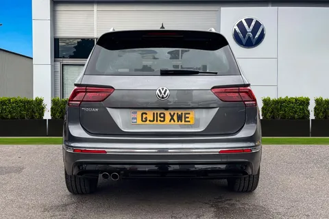 GJ19XWE Volkswagen Tiguan 2.0 TDi 150 R-Line Tech ⭐Factory Tow-bar, 1 Year VW Warranty⭐ Thumbnail #5