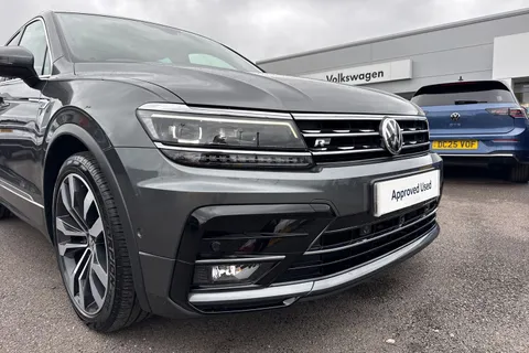 GJ19XWE Volkswagen Tiguan 2.0 TDi 150 R-Line Tech ⭐Factory Tow-bar, 1 Year VW Warranty⭐ Thumbnail #9